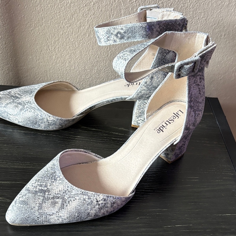 Life Stride Women's Snakeskin Pattern Heels
